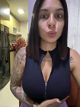 Snapshot of charlotte_stevenss_ chatting on 01-08-25, 01:52 charlotte stevenss  online show from 01-08-25, 01:52