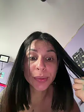 Snapshot of charlotte_stevenss_ chatting on 01-12-25, 08:14 charlotte stevenss  online show from 01-12-25, 08:14