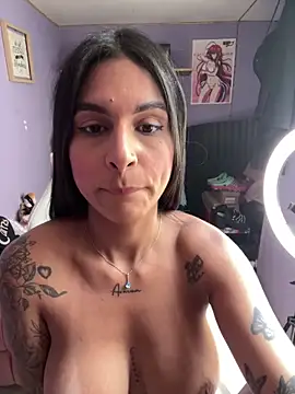 Snapshot of charlotte_stevenss_ chatting on 02-15-25, 05:17 charlotte stevenss  online show from 02-15-25, 05:17