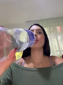 Snapshot of charlotte_stevenss_ chatting on 03-17-25, 05:27 charlotte stevenss  online show from 03-17-25, 05:27