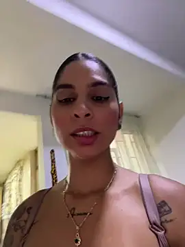 Snapshot of charlotte_stevenss_ chatting on 03-19-25, 04:55 charlotte stevenss  online show from 03-19-25, 04:55