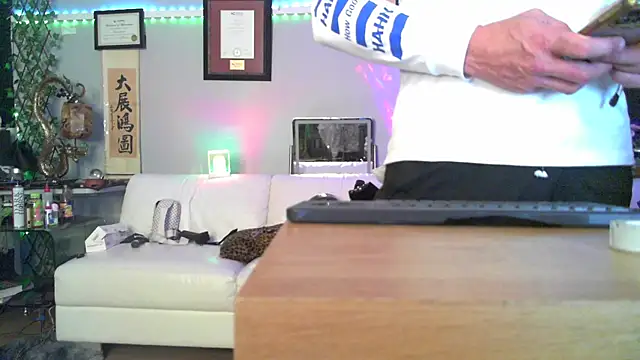 OSIRlS online show from 10-18-25, 10:27