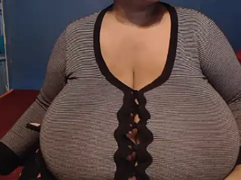 CUTEFIRMMELONSS online show from 03-11-25, 08:53