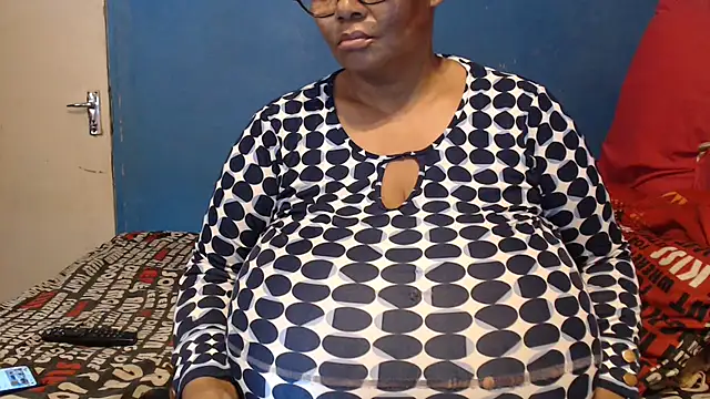 CUTEFIRMMELONSS online show from 11-20-25, 02:17