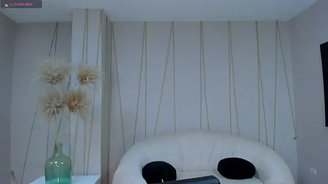 MariamRivera  online show from 01-29-25, 04:05