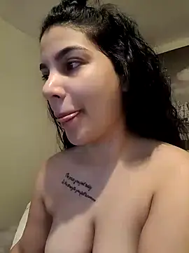 Snapshot of Samira30 chatting on 12-16-24, 08:31 Samira30 online show from 12-16-24, 08:31