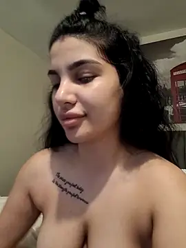 Snapshot of Samira30 chatting on 12-17-24, 08:56 Samira30 online show from 12-17-24, 08:56