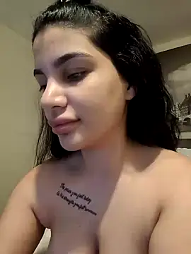 Snapshot of Samira30 chatting on 12-18-24, 09:04 Samira30 online show from 12-18-24, 09:04