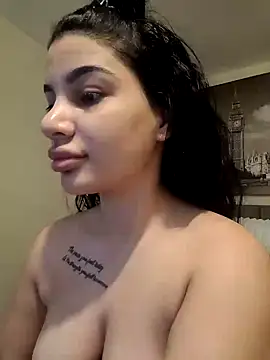 Snapshot of Samira30 chatting on 12-19-24, 08:56 Samira30 online show from 12-19-24, 08:56