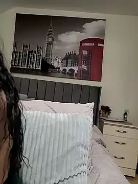 Snapshot of Samira30 chatting on 01-03-25, 08:32 Samira30 online show from 01-03-25, 08:32