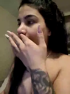 Snapshot of Samira30 chatting on 01-20-25, 08:30 Samira30 online show from 01-20-25, 08:30