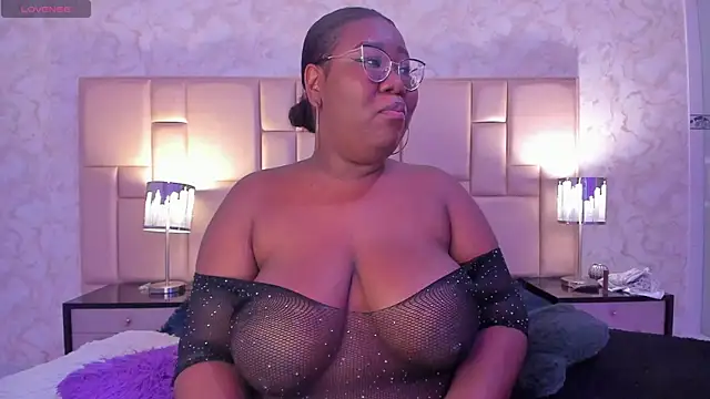 Snapshot of Darnellqueen chatting on 12-09-24, 08:33 Darnellqueen online show from 12-09-24, 08:33