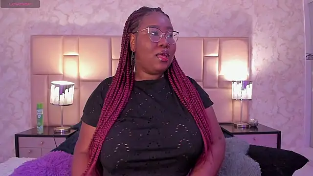 Snapshot of Darnellqueen chatting on 01-08-25, 04:44 Darnellqueen online show from 01-08-25, 04:44