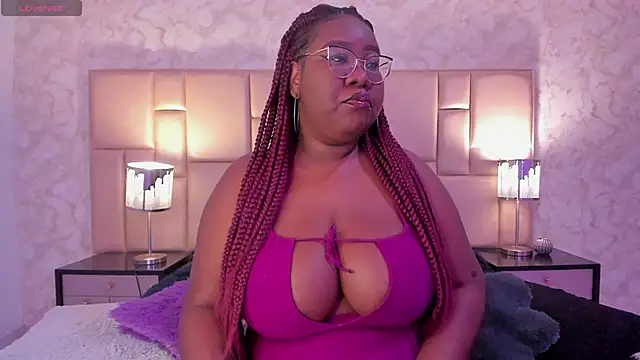 Snapshot of Darnellqueen chatting on 01-14-25, 04:04 Darnellqueen online show from 01-14-25, 04:04