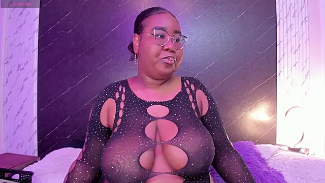 Snapshot of Darnellqueen chatting on 09-11-25, 03:28 Darnellqueen online show from 09-11-25, 03:28