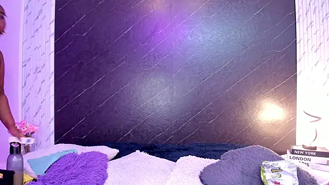 Snapshot of Darnellqueen chatting on 10-06-25, 03:59 Darnellqueen online show from 10-06-25, 03:59