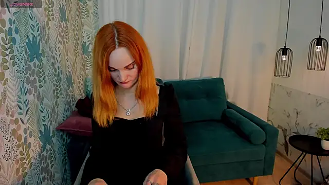 SaraSubtlety online show from 11-16-25, 01:28