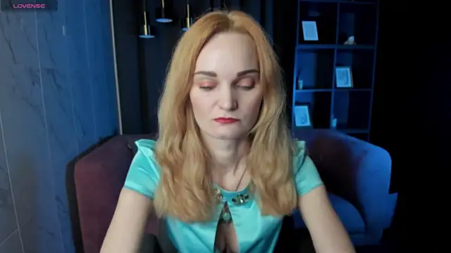 SaraSubtlety online show from 12-21-25, 01:40