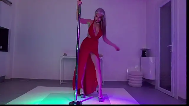 Snapshot of Bella_Twine chatting on 03-06-26, 07:54 Bella Twine online show from 03-06-26, 07:54