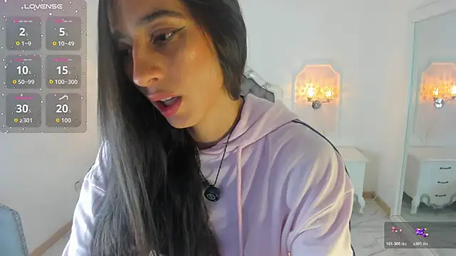 Snapshot of Valentina_Ross_ chatting on 05-09-26, 11:37 Valentina Ross online show from 05-09-26, 11:37