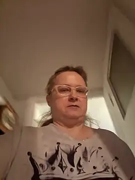 Snapshot of She-devilx chatting on 11-26-25, 02:51 She-devilx online show from 11-26-25, 02:51