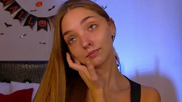 VirginieCruz online show from 11-02-25, 07:27