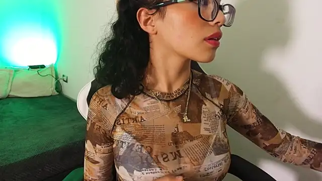 Marcelinee   online show from 11-25-25, 10:43