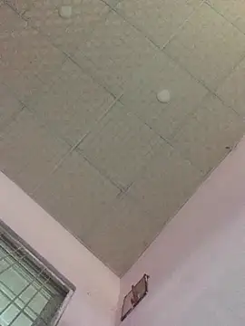 Hullax online show from 11-01-25, 01:07