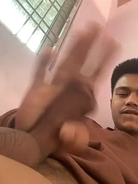 Hullax online show from 02-28-26, 03:51