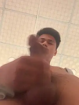 Hullax online show from 04-04-26, 01:48