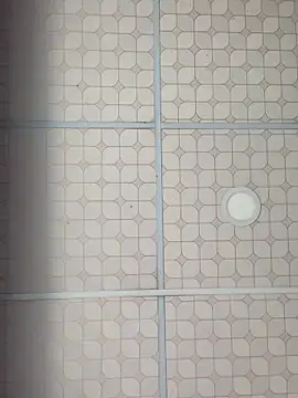 Hullax online show from 04-27-26, 02:53