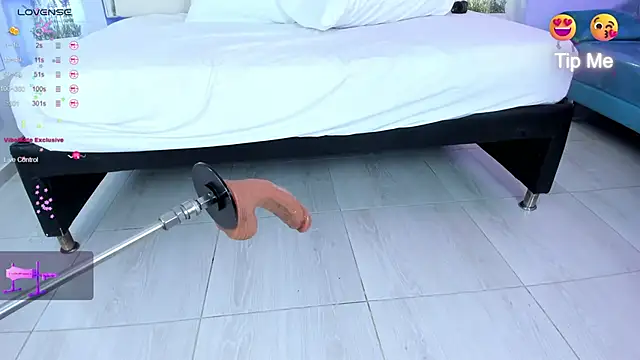 Isabella Daniell online show from 03-07-25, 04:02