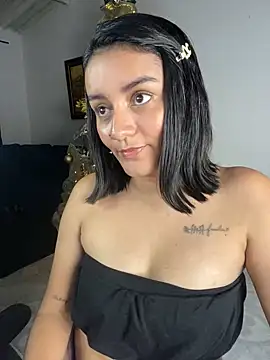 Snapshot of Lucia-Candy chatting on 12-13-24, 05:05 Lucia-Candy online show from 12-13-24, 05:05