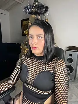 Snapshot of Lucia-Candy chatting on 12-14-24, 12:33 Lucia-Candy online show from 12-14-24, 12:33