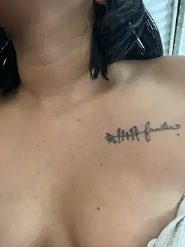 Snapshot of Lucia-Candy chatting on 12-18-24, 08:57 Lucia-Candy online show from 12-18-24, 08:57