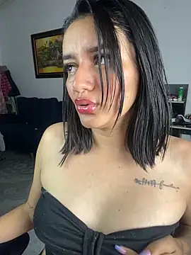 Snapshot of Lucia-Candy chatting on 01-25-25, 02:15 Lucia-Candy online show from 01-25-25, 02:15