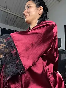 Snapshot of Lucia-Candy chatting on 02-15-25, 03:52 Lucia-Candy online show from 02-15-25, 03:52