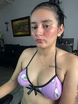 Snapshot of Lucia-Candy chatting on 03-20-25, 12:51 Lucia-Candy online show from 03-20-25, 12:51