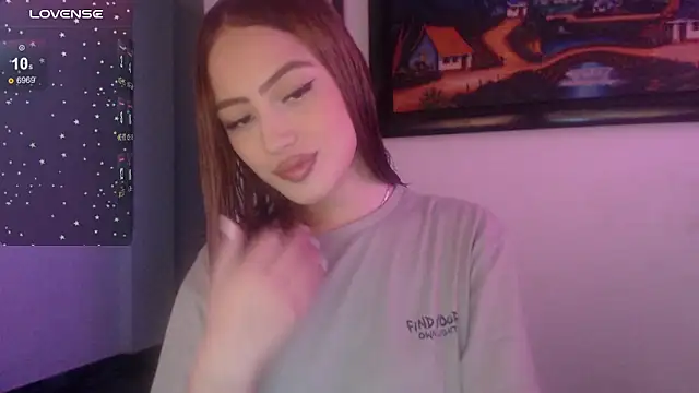 Snapshot of Sophi-tayson chatting on 03-13-25, 08:11 Sophi-tayson online show from 03-13-25, 08:11