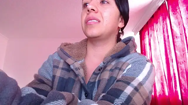 Snapshot of VALERY_MEER chatting on 06-10-26, 12:15 VALERY MEER online show from 06-10-26, 12:15