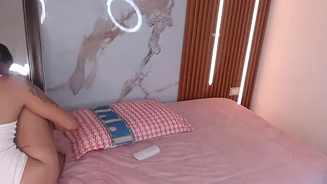 mary live online show from 09-25-25, 08:01