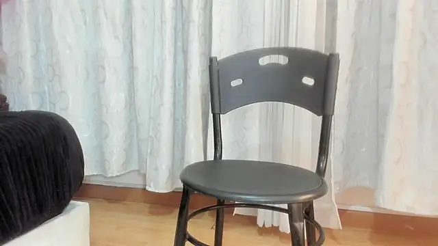 Snapshot of Nicolette_russo chatting on 02-19-25, 07:06 Nicolette russo online show from 02-19-25, 07:06