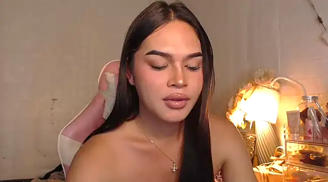 Snapshot of Ashely_Lewis chatting on 01-17-25, 03:00 Ashely Lewis online show from 01-17-25, 03:00