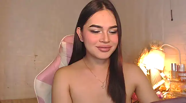 Snapshot of Ashely_Lewis chatting on 02-17-25, 01:10 Ashely Lewis online show from 02-17-25, 01:10