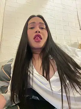Ashely Lewis online show from 05-08-26, 01:38