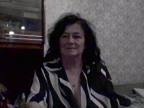 GypsiQueen2 online show from 03-18-25, 06:15