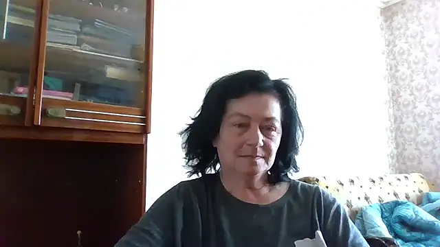 GypsiQueen2 online show from 04-25-26, 06:05