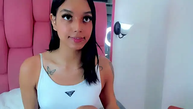 XXVIOLETTAXX online show from 12-19-24, 02:02