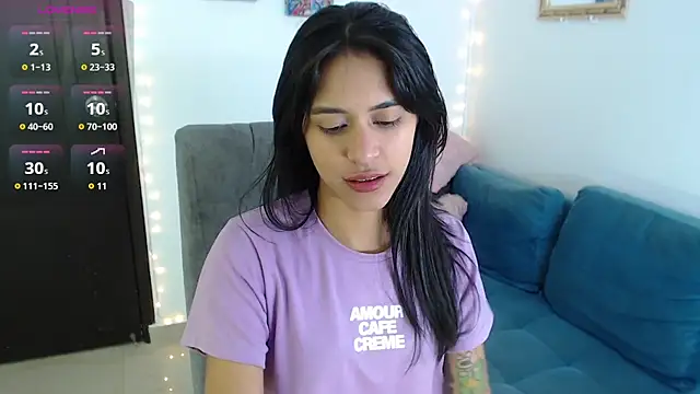 Snapshot of imSophia chatting on 09-30-25, 02:05 imSophia online show from 09-30-25, 02:05