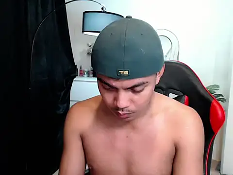 asianboyhunt online show from 04-15-26, 11:27